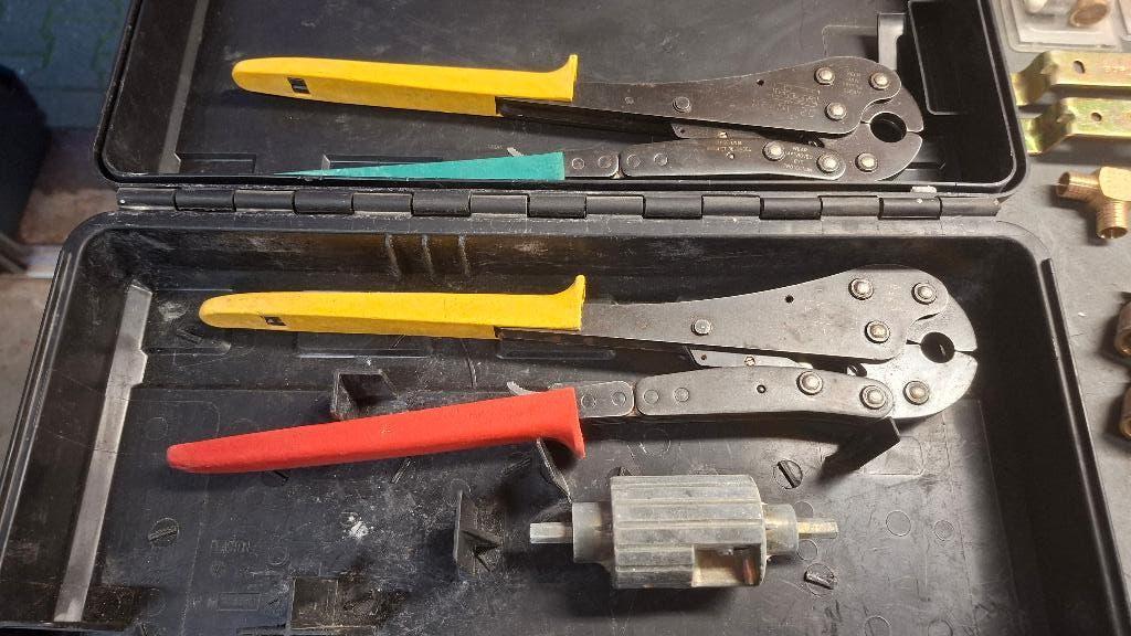 2x Viega Pexfit hand Perstangen 16 + 20 en koppelingen, ., Ophalen of Verzenden, Zo goed als nieuw, .