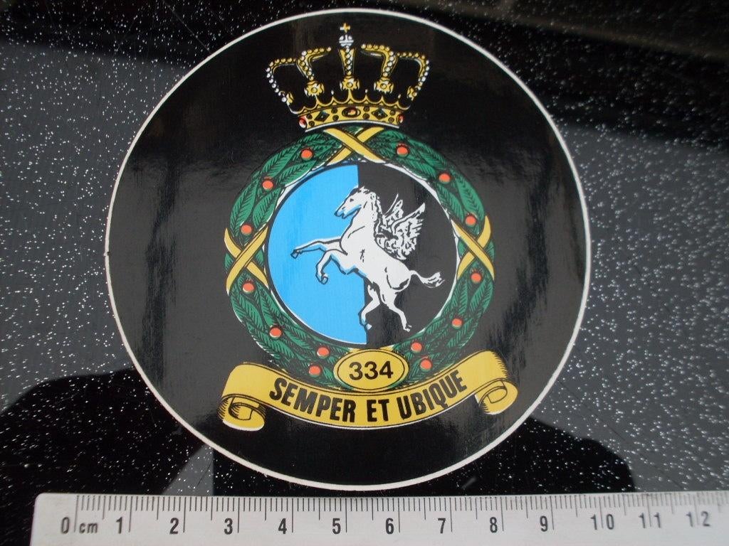 sticker squadron 334 semper et ubique logo embleem leger, Verzamelen, Verzenden, Zo goed als nieuw, Bedrijf of Vereniging