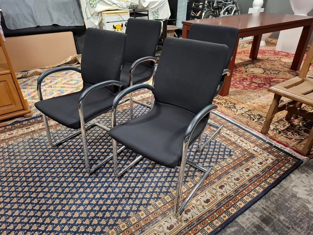 Ahrend buisframe sledestoel stoelen 4x Izgst. Zie omschrijv,, Ophalen, Zwart, Zo goed als nieuw, Stof