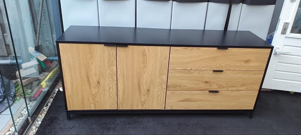 Modern dressoir met eikenhouten fronten en lades, Gebruikt, Met deur(en), Modern, Industrieel, 150 tot 200 cm