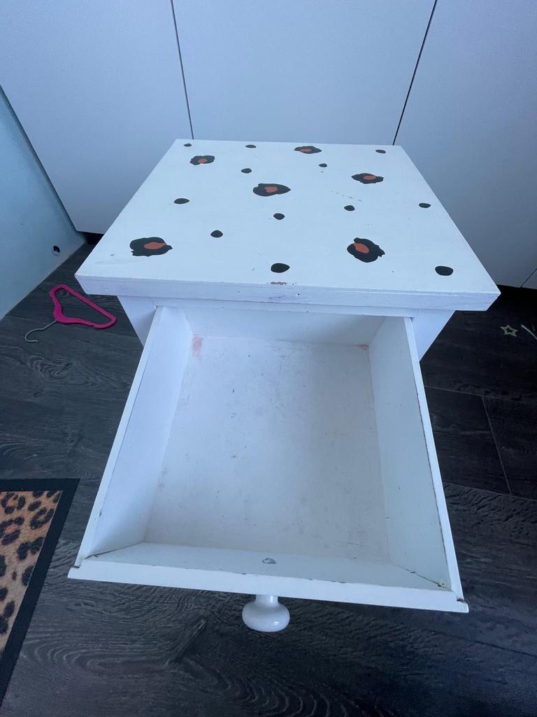 Panter nachtkastje, Gebruikt, Minder dan 45 cm, Ophalen of Verzenden, Minder dan 55 cm