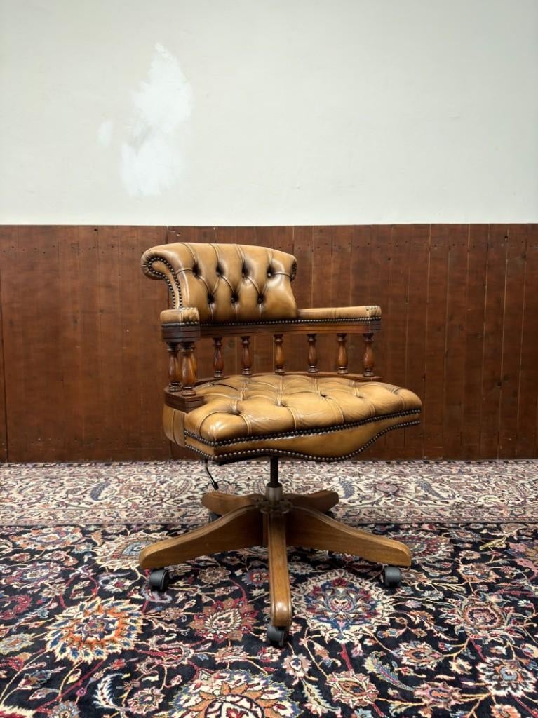 Klassiek Engels Chesterfield Bureaustoel, Ophalen