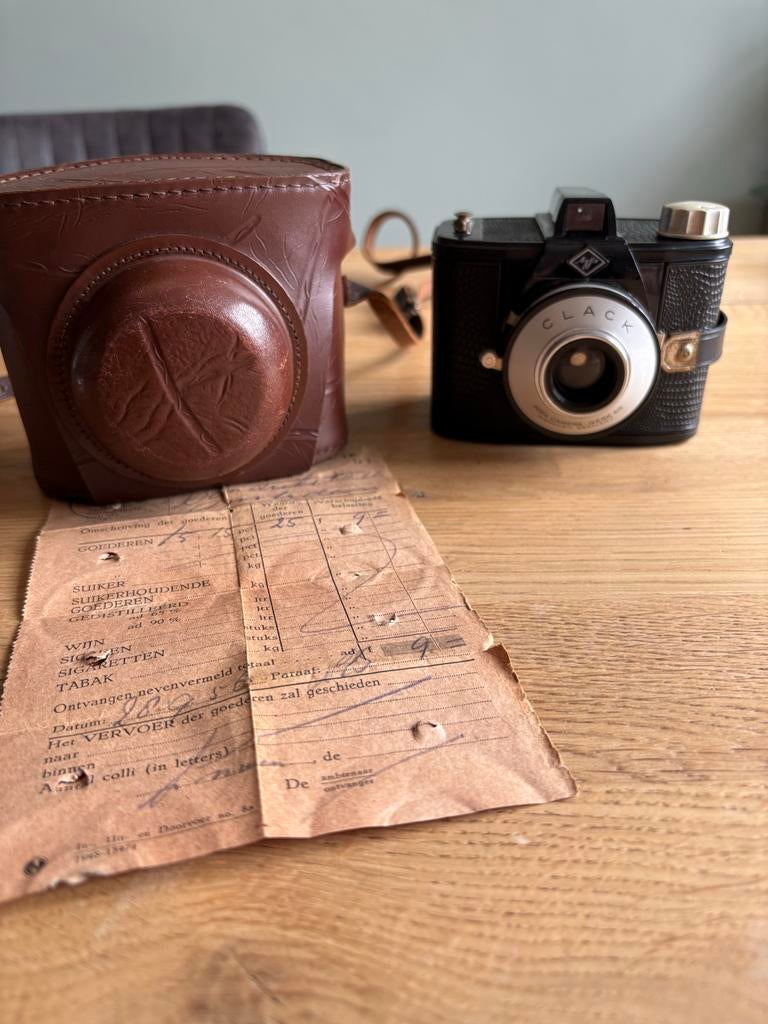 Agfa Clack camera met leren tasje en invoerrechten uit 1955, Ophalen of Verzenden, Gebruikt, Compact, Overige Merken
