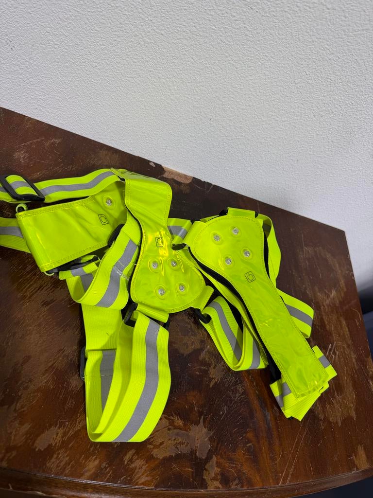LED Veiligheidsvest Hardlopen - Zichtbaarheid & Veiligheid, Overige merken, Overige typen, Ophalen of Verzenden, Zo goed als nieuw