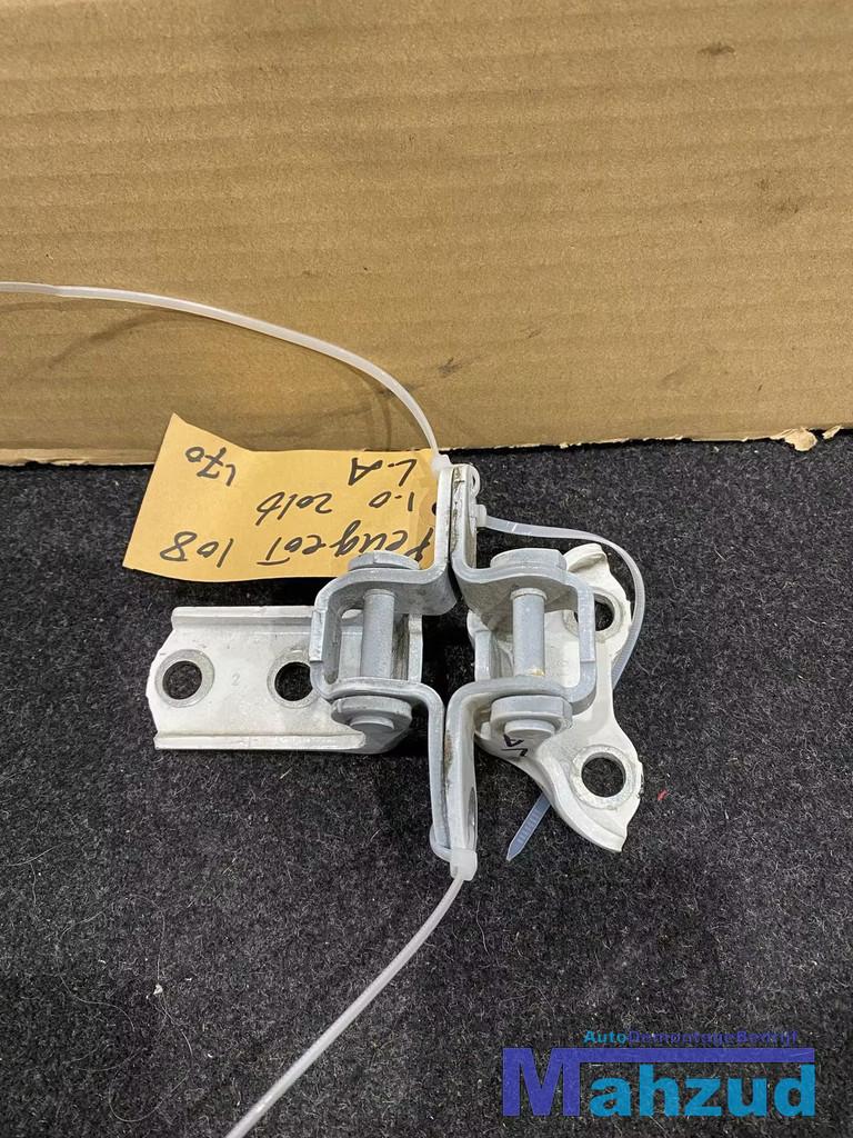 PEUGEOT 108 Links achter deurscharnier deur scharnier, Auto-onderdelen, Taurusavenue 1
2132 LS  Hoofddorp, NL, Gebruikt, Contact.group@renault.com