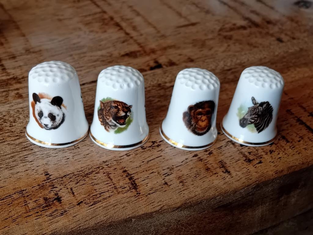 Vingerhoedjes verzamelen Beekse Bergen vingerhoedje, Ophalen of Verzenden, Zo goed als nieuw