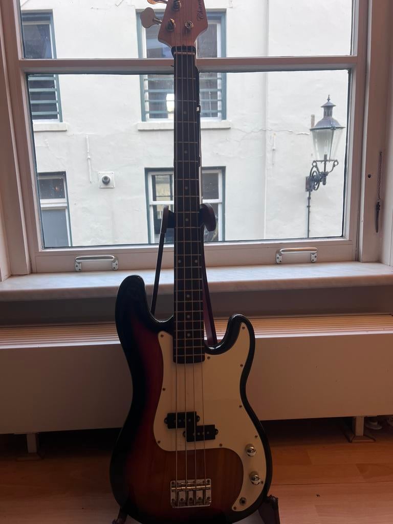 Basgitaar zo goed als nieuw + tas, Ophalen of Verzenden, Zo goed als nieuw