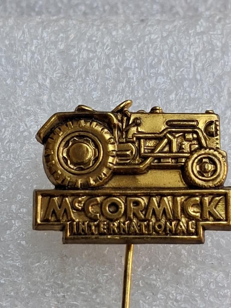 Speldje McCormick oldtimer tractor, Ophalen of Verzenden, Gebruikt, Overige onderwerpen