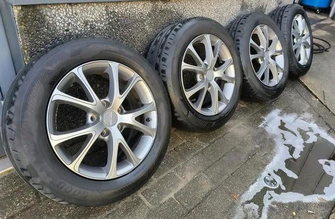 Renault Megane velgen 16 inch, Auto-onderdelen, Banden en Velgen, Gebruikt, 16 inch, Banden en Velgen, Personenwagen