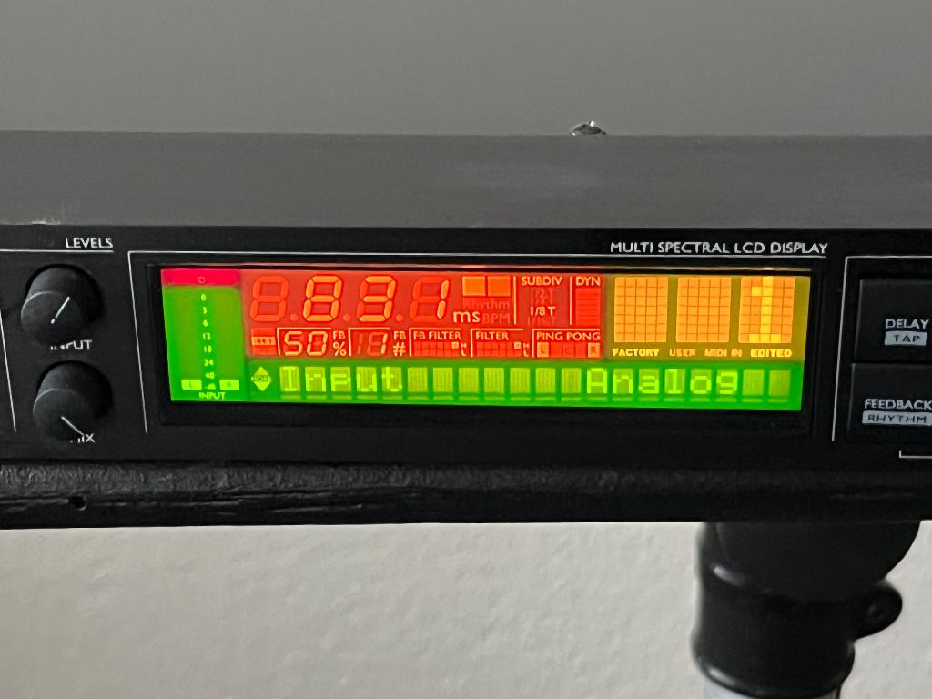 T.C. Electronic D-Two multi tap delay processor, Ophalen of Verzenden, Zo goed als nieuw, Delay of Echo