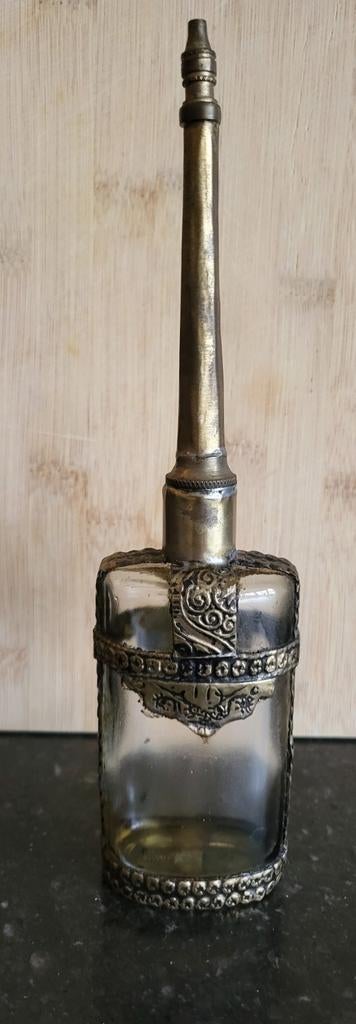 Marokaans rozenwater/ parfumflesje met metalen details, Ophalen of Verzenden