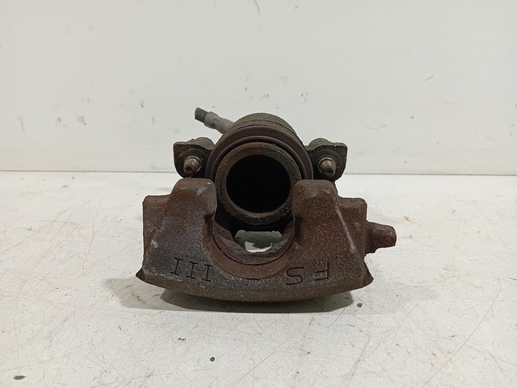 Remklauw links voor Volkswagen Golf, Onderdelen@venauto.nl, Van der Ven Autorecycling B.V., Gebruikt, Ettenseweg 76, 4706 PB Roosendaal, The Netherlands