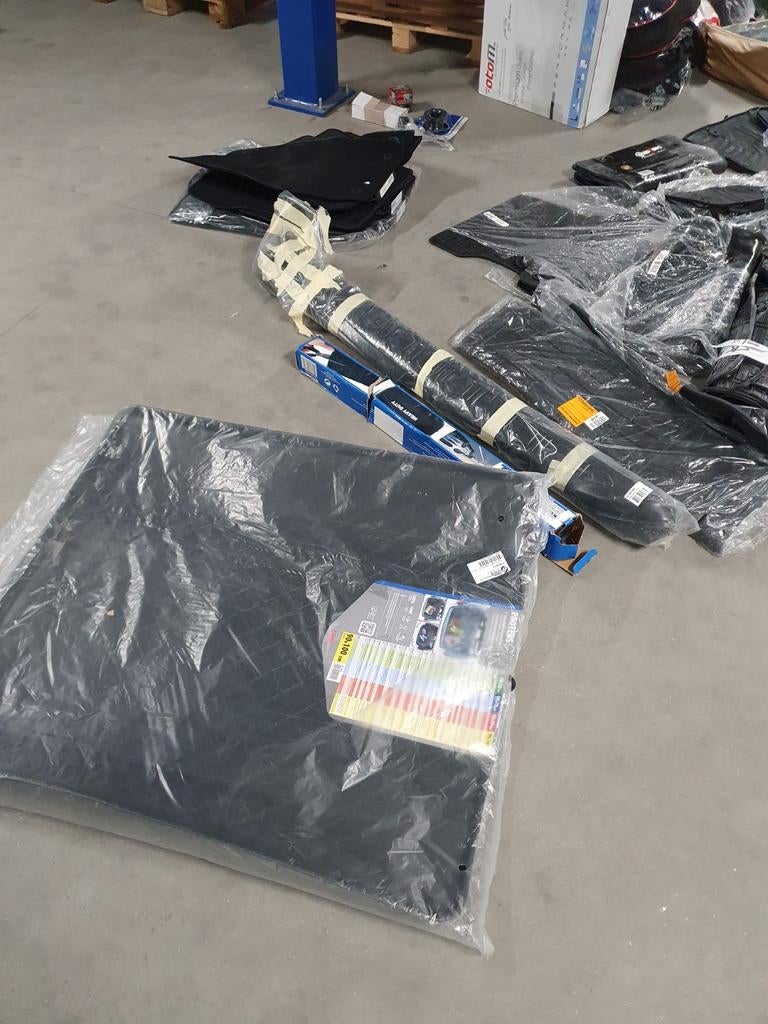 Pallet Retour goederen - Veel rubber Automatten & Diversen, Ophalen of Verzenden, Zo goed als nieuw