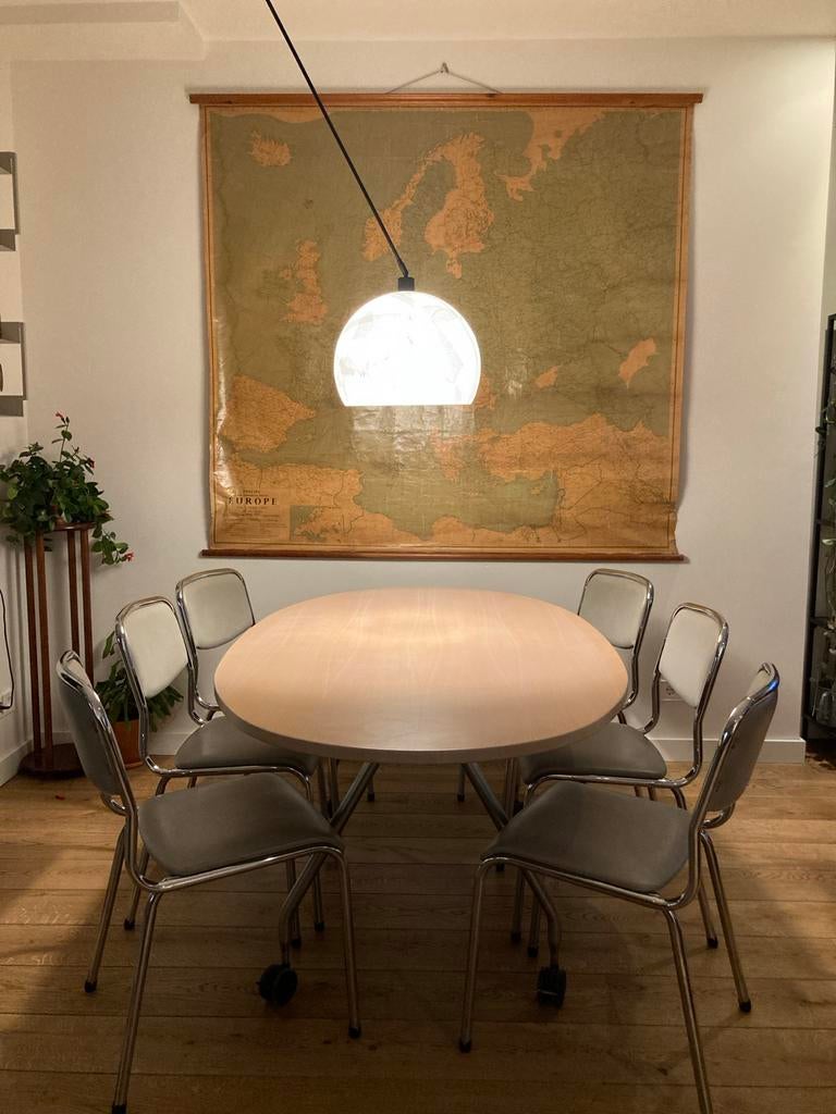 Vitra Ad Hoc Tafel op Wielen, Huis en Inrichting, Tafels | Eettafels, Gebruikt, 50 tot 100 cm, 150 tot 200 cm, Ovaal, Ophalen
