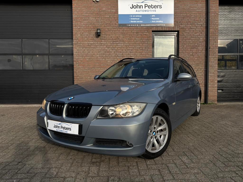BMW 3-Serie 2.0 318 I Touring nieuwe APK en service, Auto's, 13 km/l, Achterwielaandrijving, Zwart, 4 cilinders