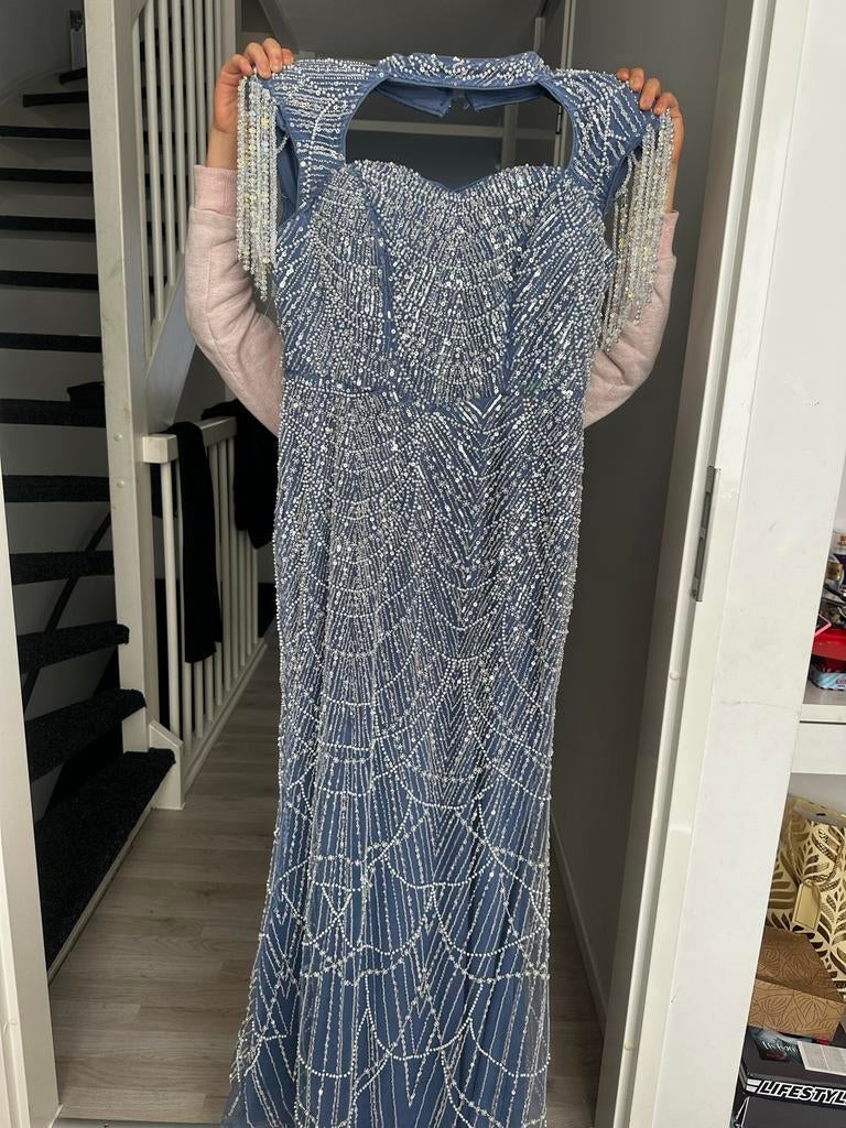 Prachtige blauwe galajurk met details, Maat 38/40 (M), Blauw, Ophalen of Verzenden, Zo goed als nieuw