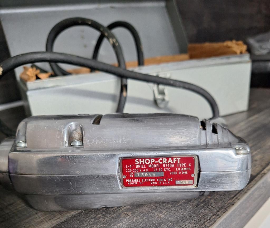 Shop Kraft Boormachine (vintage)in originele metalen doos., Ophalen of Verzenden, Gebruikt, Minder dan 400 watt, Boormachine