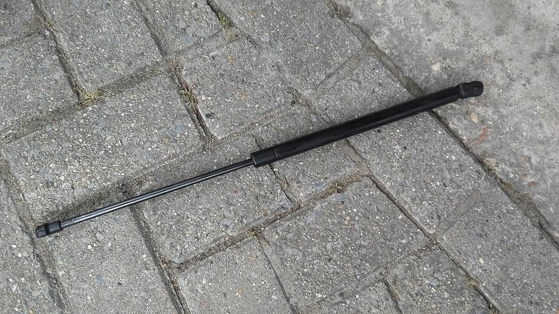 Gasveer vd motorkap Golf 4 model, Ophalen of Verzenden