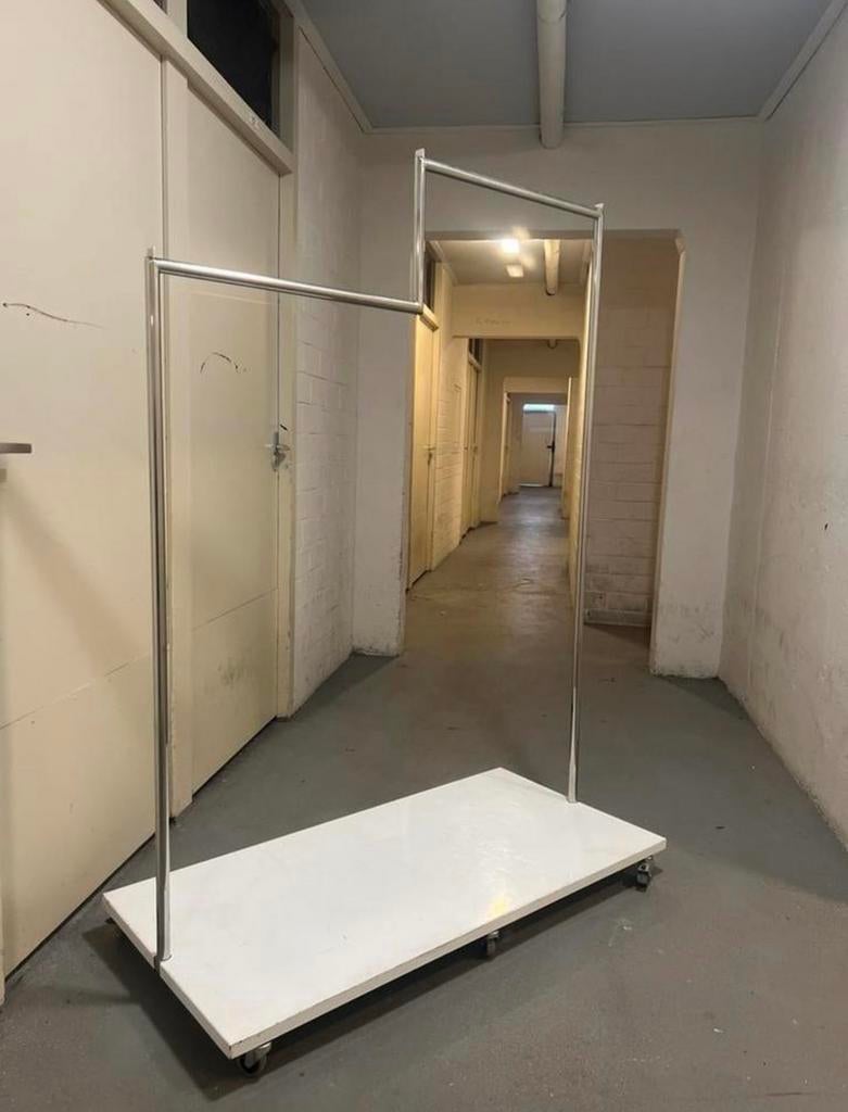 Professionele kledingrek ( alleen serieuze interesse!!), Ophalen, Met wielen, Gebruikt