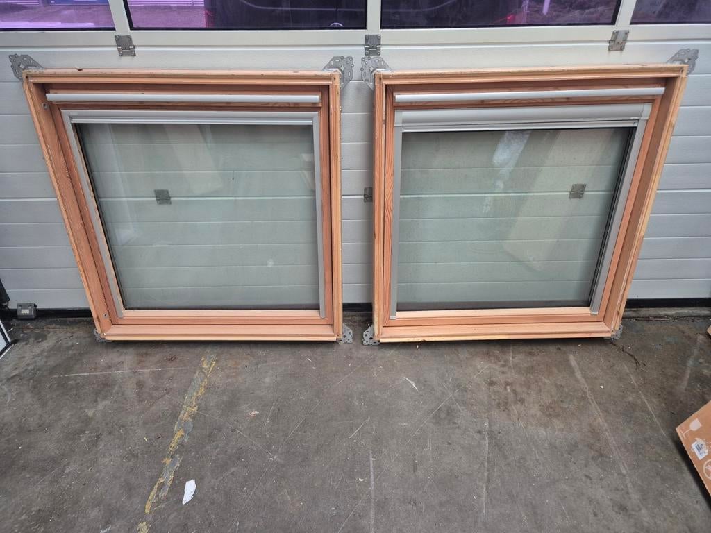 2 st VELUX dakramen GGL S06 3059 / 114x118, Doe-het-zelf en Verbouw, Glas en Ramen, Ophalen of Verzenden, Minder dan 80 cm, Dakraam