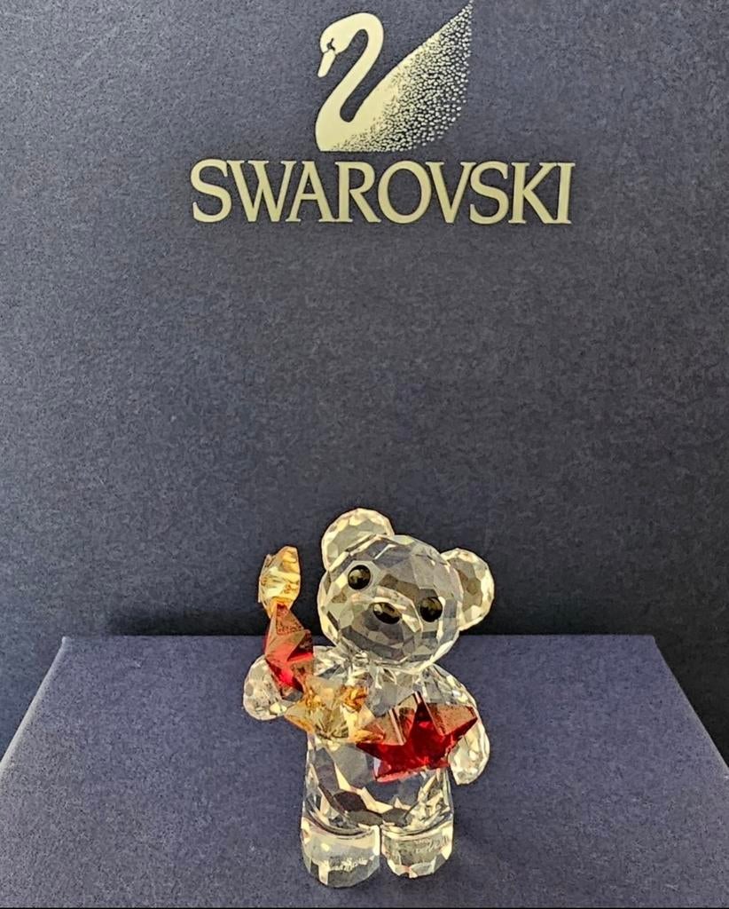 Swarovski Krisbeer Kerst editie, Verzamelen, Swarovski, Ophalen of Verzenden, Zo goed als nieuw, Figuurtje