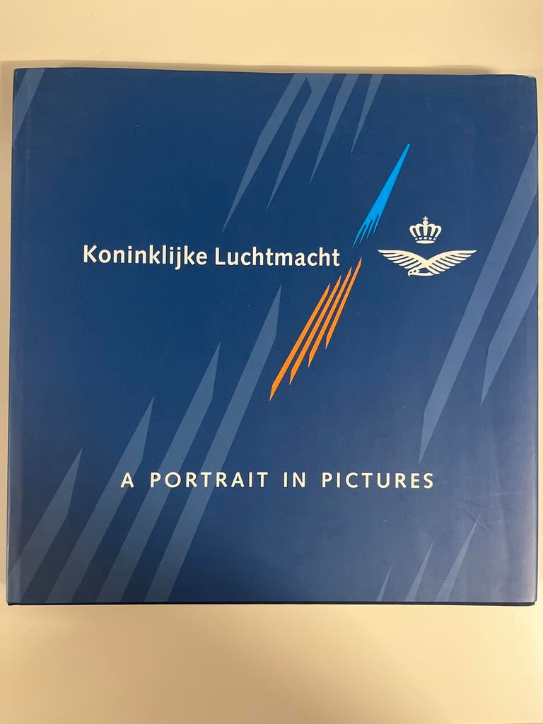 Koninklijke Luchtmacht - A Portrait in Pictures, Ophalen of Verzenden, 1945 tot heden, Zo goed als nieuw, Luchtmacht