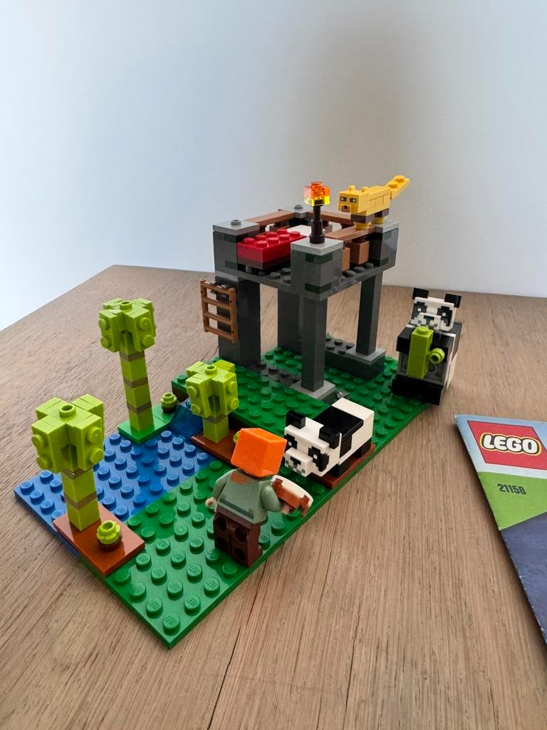 Lego Minecraft 21158 het pandaverblijf, Ophalen of Verzenden, Zo goed als nieuw