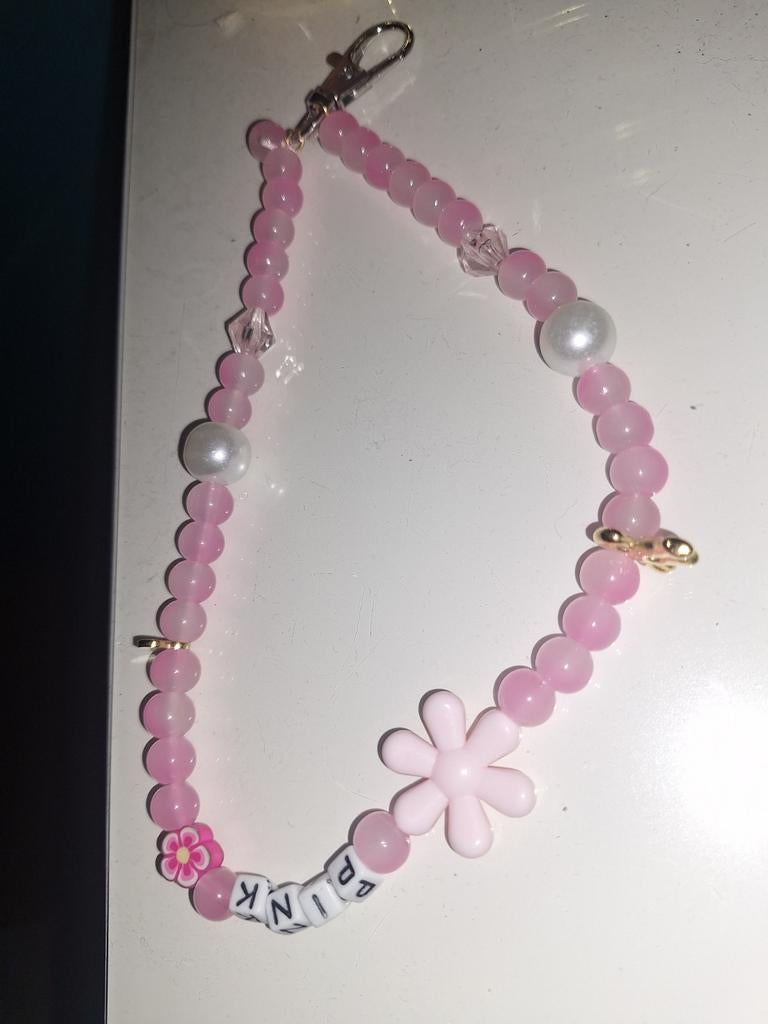 Roze Telefoonkoord met Kralen, Bedels en Bloemen, Ophalen of Verzenden, Nieuw, Elastiek of Leer, Met bedels of kralen