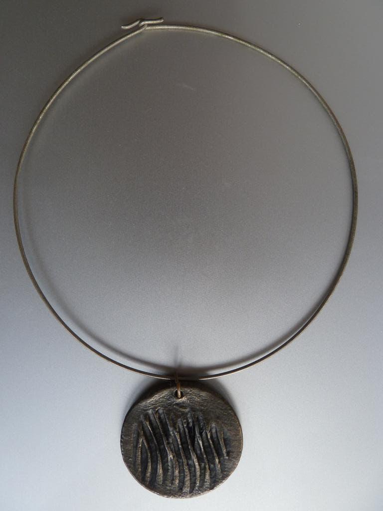 Brutalist bronzen designer hanger, spang, handmade, Overige kleuren, Verzenden, Zo goed als nieuw, Overige materialen