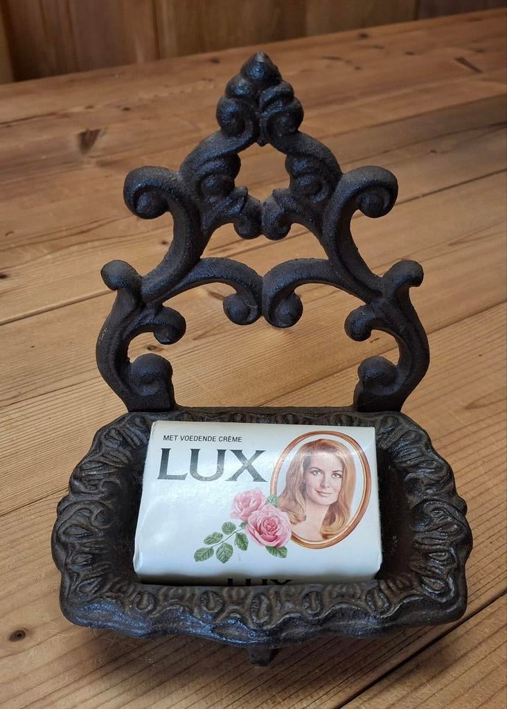 Stoer zeepbakje van gietijzer. Inclusief Vintage LUX Zeep., Ophalen of Verzenden