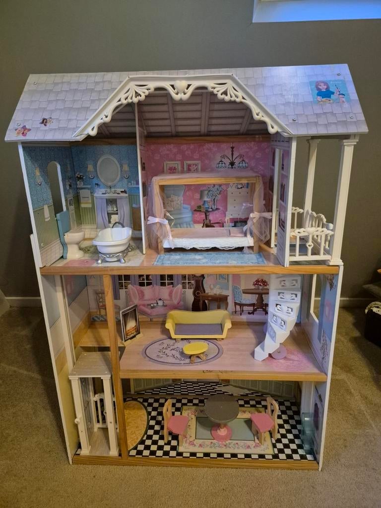 Barbie huis met meubeltjes, Ophalen, Gebruikt, Poppenhuis