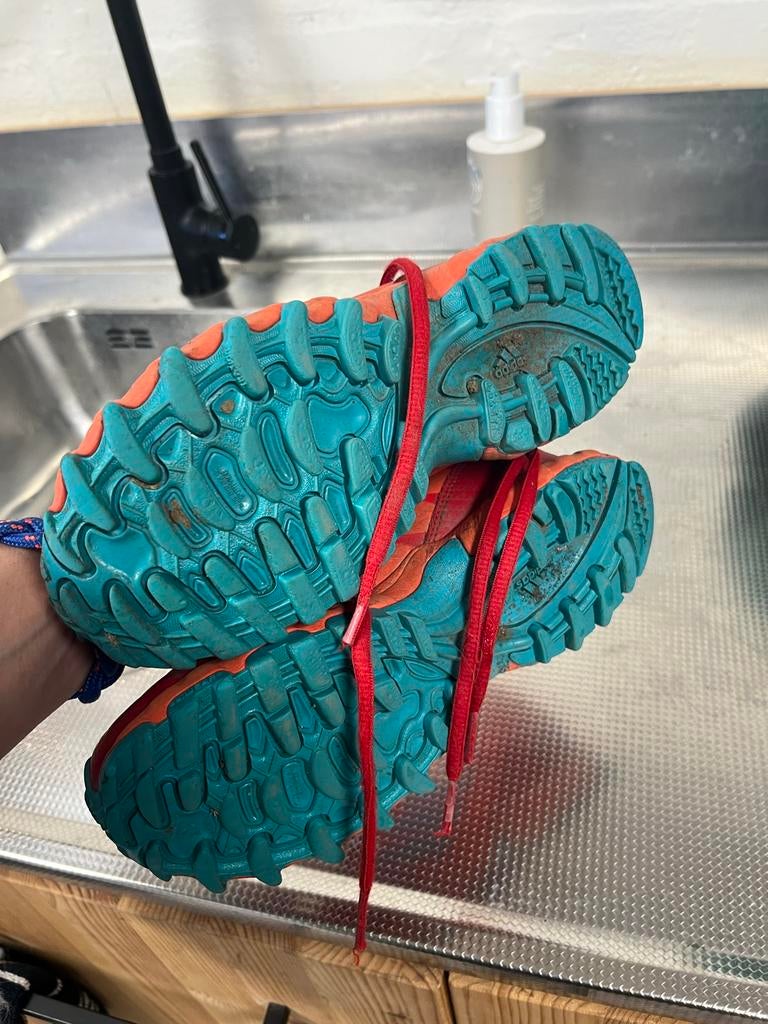 Adidas hockeyschoenen maat 33, Sport en Fitness, Hockey, Ophalen of Verzenden, Gebruikt, Schoenen