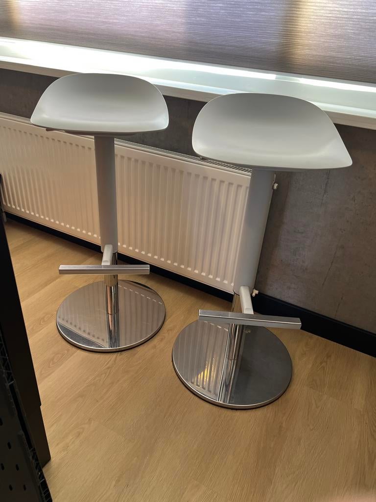 2 IKEA JANINGE barkrukken - wit, in hoogte verstelbaar, Ophalen, Kunststof, Gebruikt, In hoogte verstelbaar