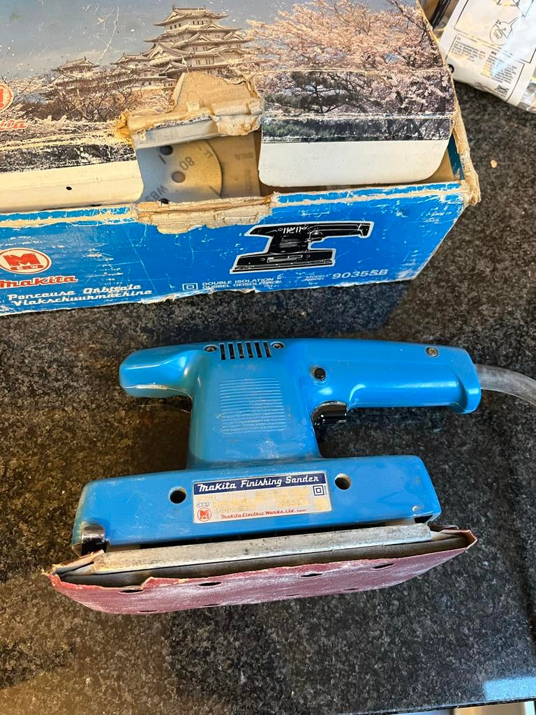 Gebruikte Makita Vlakschuurmachine 9035SB, Doe-het-zelf en Verbouw, Ophalen, Gebruikt, Minder dan 600 watt, Vlakschuurmachine