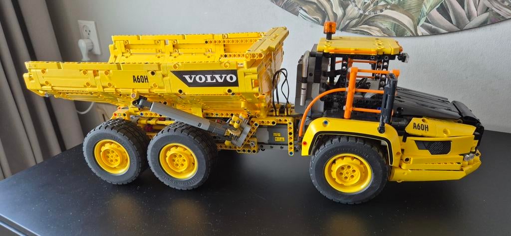 Lego Technic Volvo A60H (42114), Overige merken, Groter dan 1:32, Nieuw, Ophalen of Verzenden