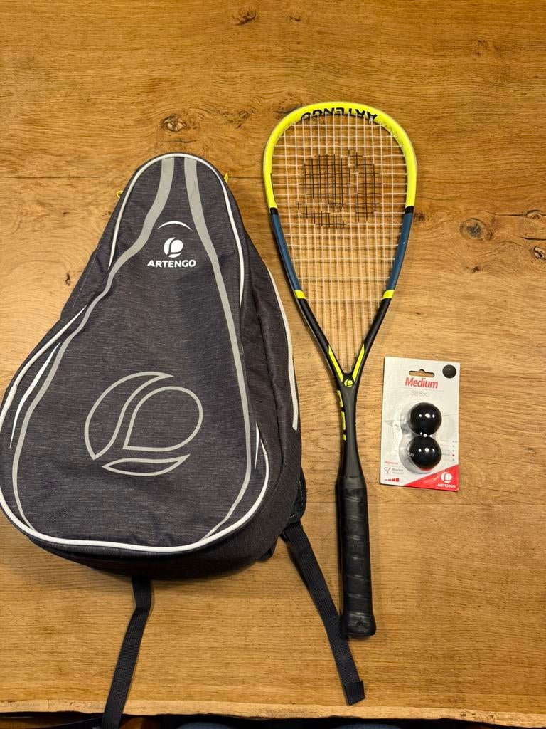 Squash racket + tas + balletjes, Ophalen, Zo goed als nieuw, Racket, Met hoes