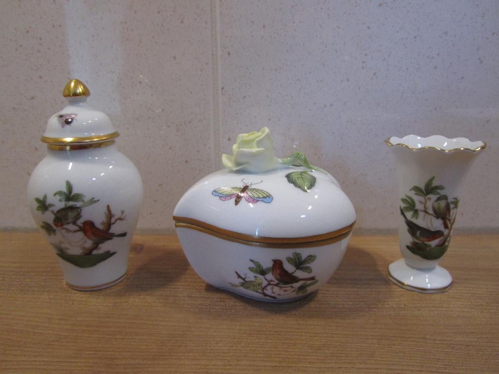 Herend Rothschild met vogel, Ophalen of Verzenden