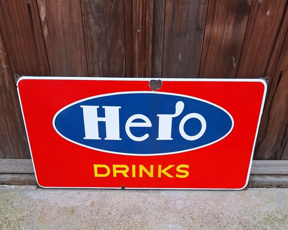 Tof en groot emaille bord van Hero Drinks, Langcat Bussum., Verzamelen, Merken en Reclamevoorwerpen, Reclamebord, Gebruikt, .