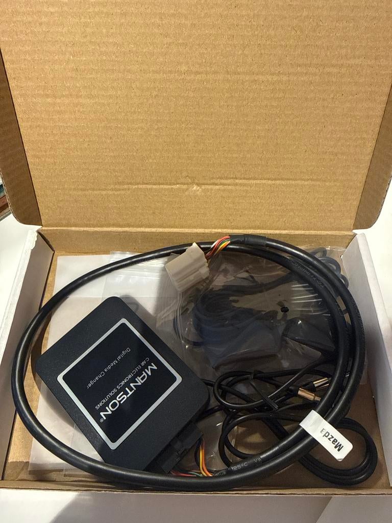 Bluetooth / USB / AUX adapter voor Mazda autoradio's, Ophalen of Verzenden, Zo goed als nieuw