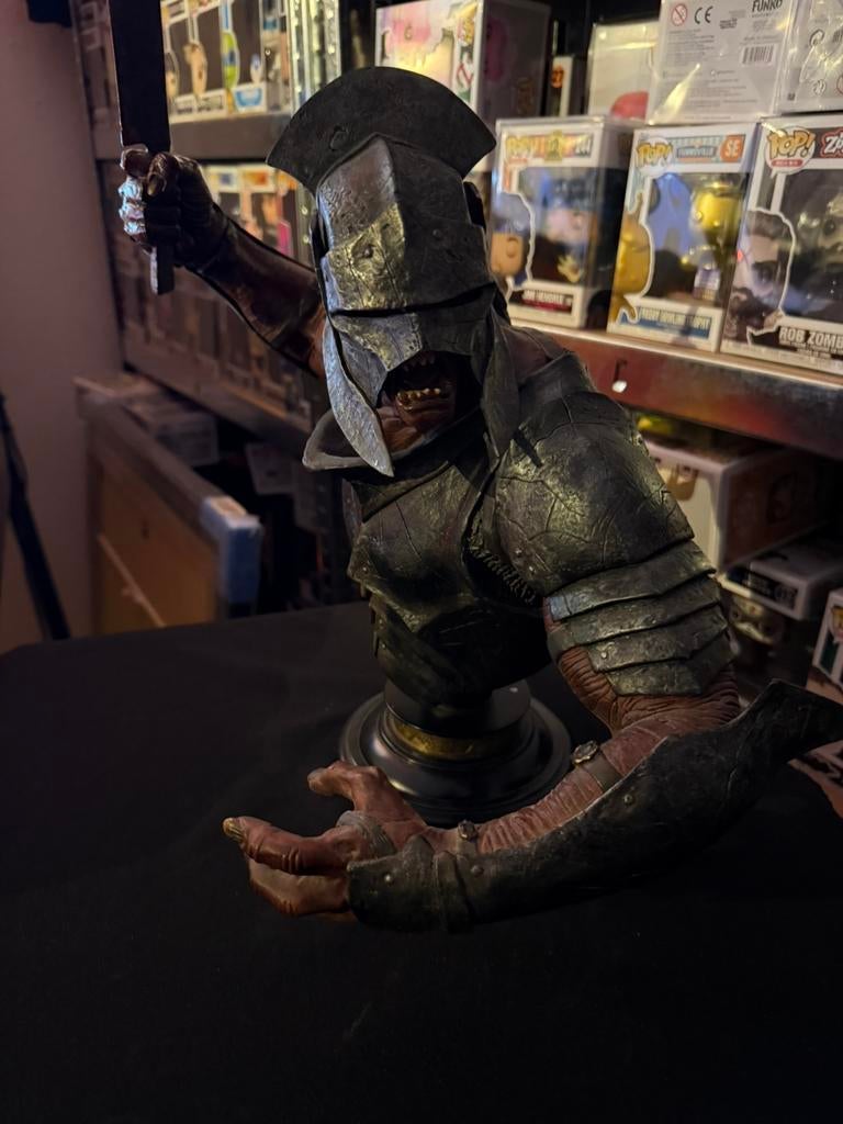 Uruk-Hai Legendary Scale Bust Sideshow - Lord of the Rings, Ophalen of Verzenden, Nieuw, Beeldje of Buste
