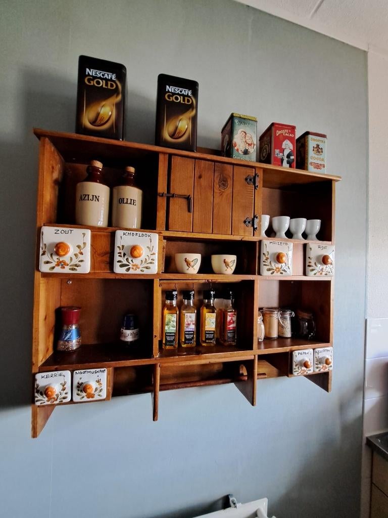 Antiek kruidenkastje met keramische lades, Ophalen