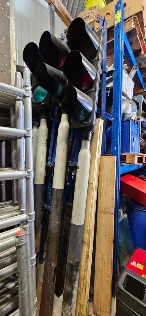 Uniek  Super mooie stoplichten 4 stuks onderstel aluminium, Ophalen, Zo goed als nieuw, Licht, Kleur