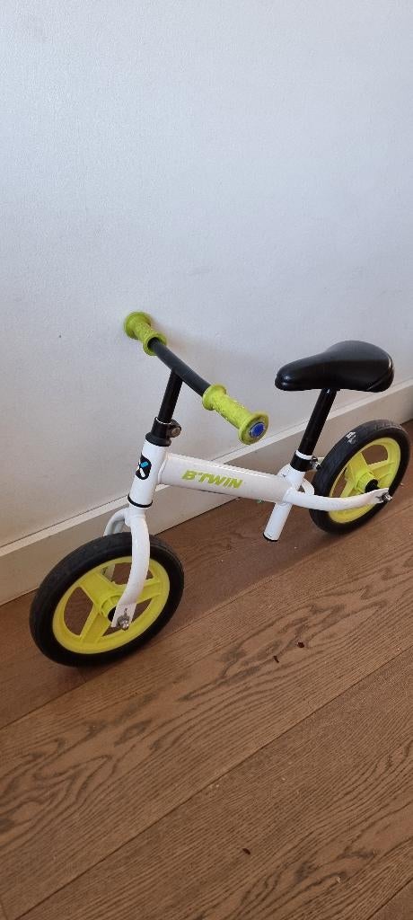 B-Twin Loopfiets, Kinderen en Baby's, Speelgoed | Buiten | Voertuigen en Loopfietsen, Ophalen, Gebruikt, Loopfiets