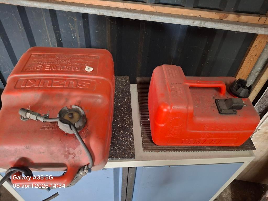 Twee brandstoftankjes voor boot, Watersport en Boten, Ophalen of Verzenden