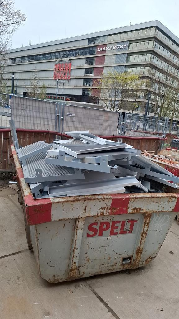 Oud ijzer inkoop. Pwh metalen, Ophalen, Gebruikt