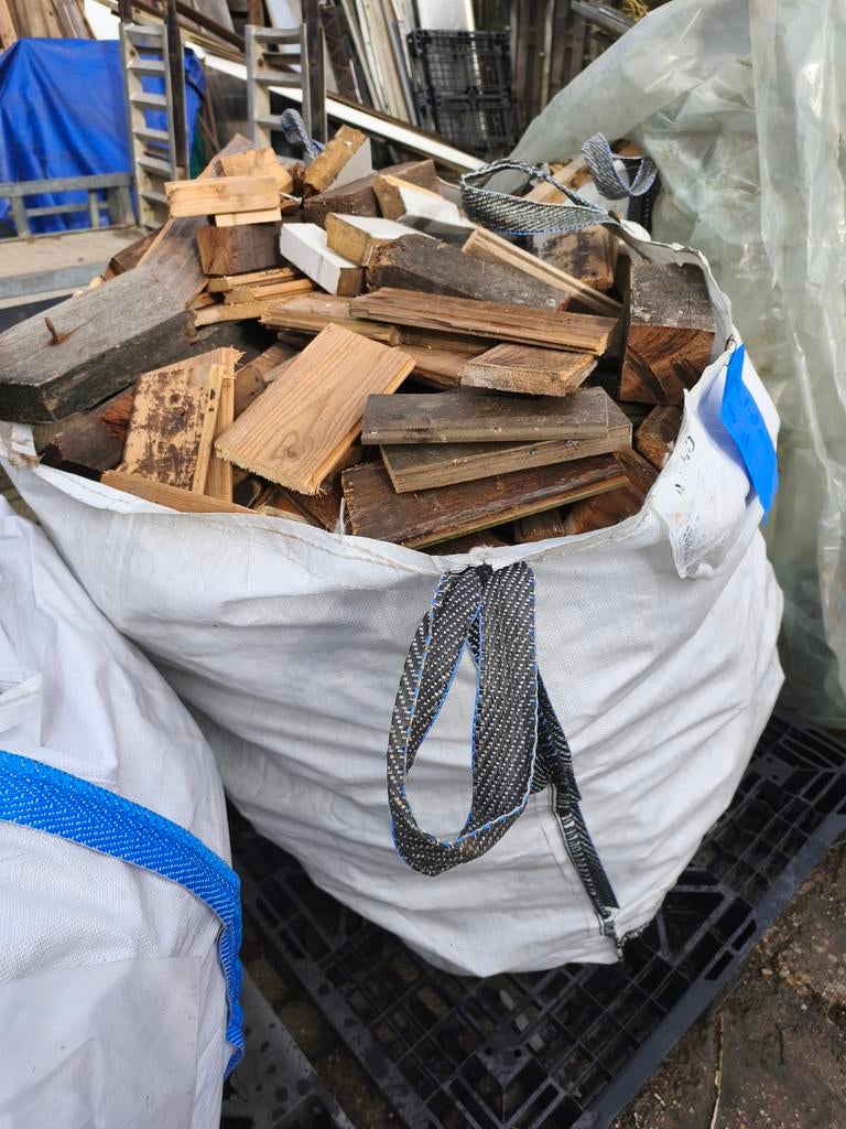 Kachelhout mix van hardhout, pallets, kozijnhout, planken, 3 tot 6 m³, Ophalen