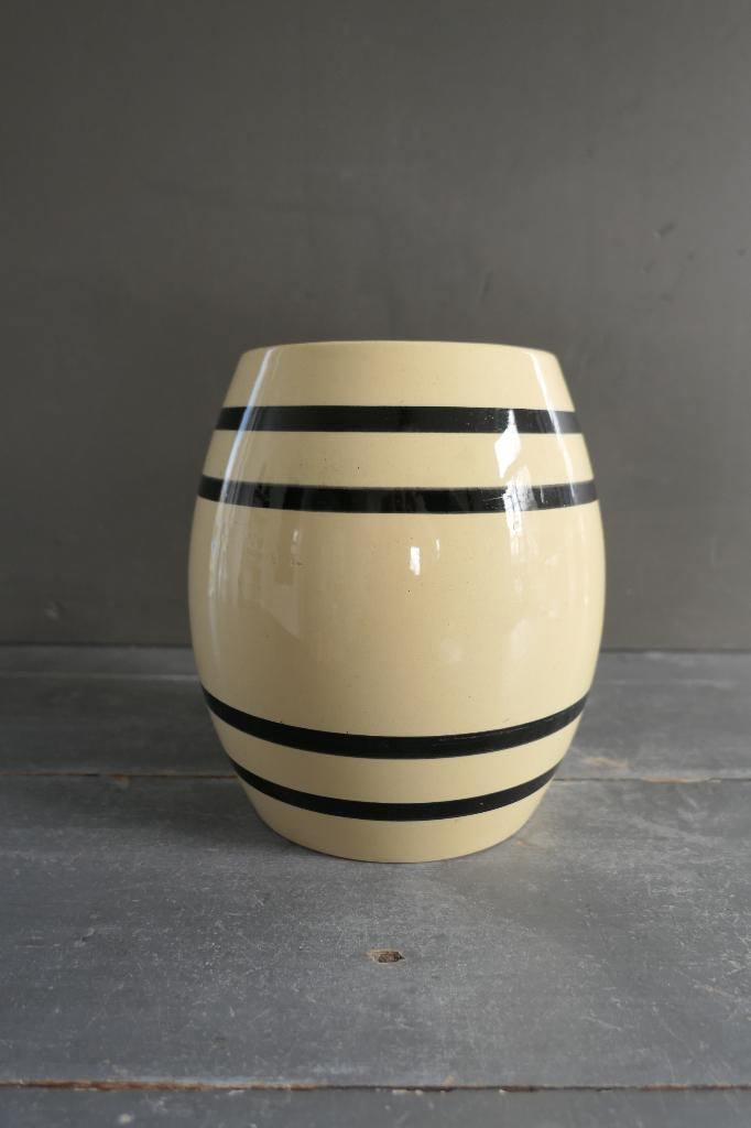 Antiek vaas Boch Frères La Louvière crème zwart, Verzenden