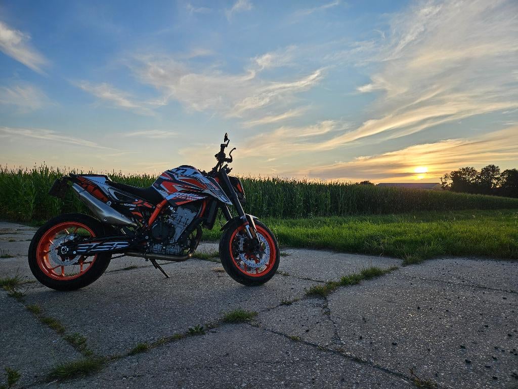 ktm duke 890 R
