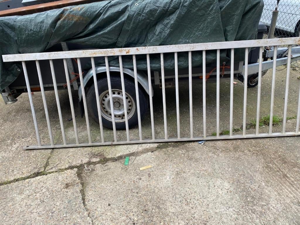 Aluminium hek heb er nog 4, Tuin en Terras, Tuinhekken en Hekwerk, Ophalen, Zo goed als nieuw, Aluminium, Spijlenhekwerk