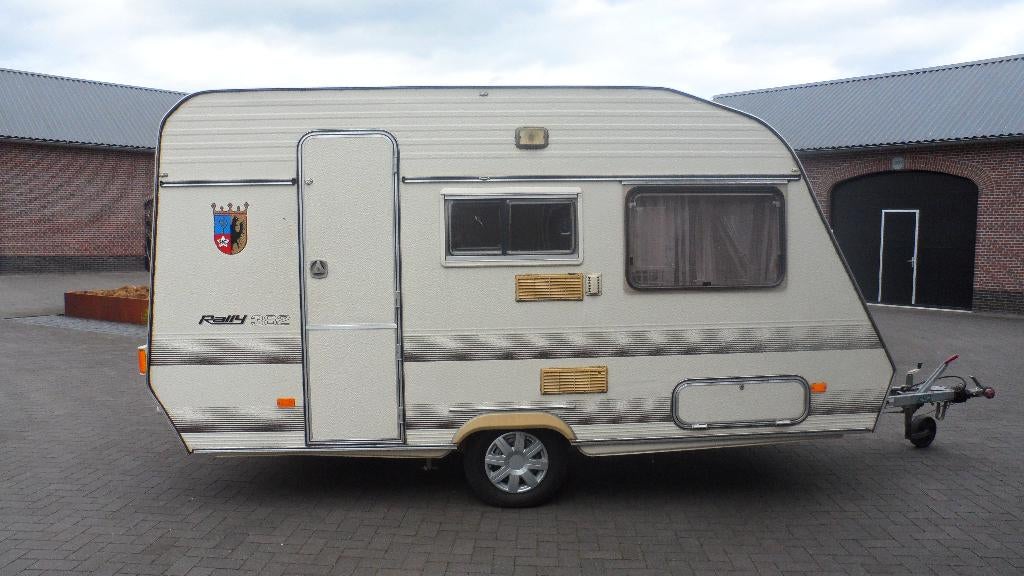 Caravan Home-Car 382 Rally met luifel, voortent, vast toilet, Home-car, 65 kg, Omvormbare zithoek, Treinzit